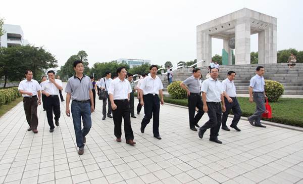 说明: http://www.sdpt.com.cn/images/12/12/07/c6e92kdjmy/20121024-163956.jpg